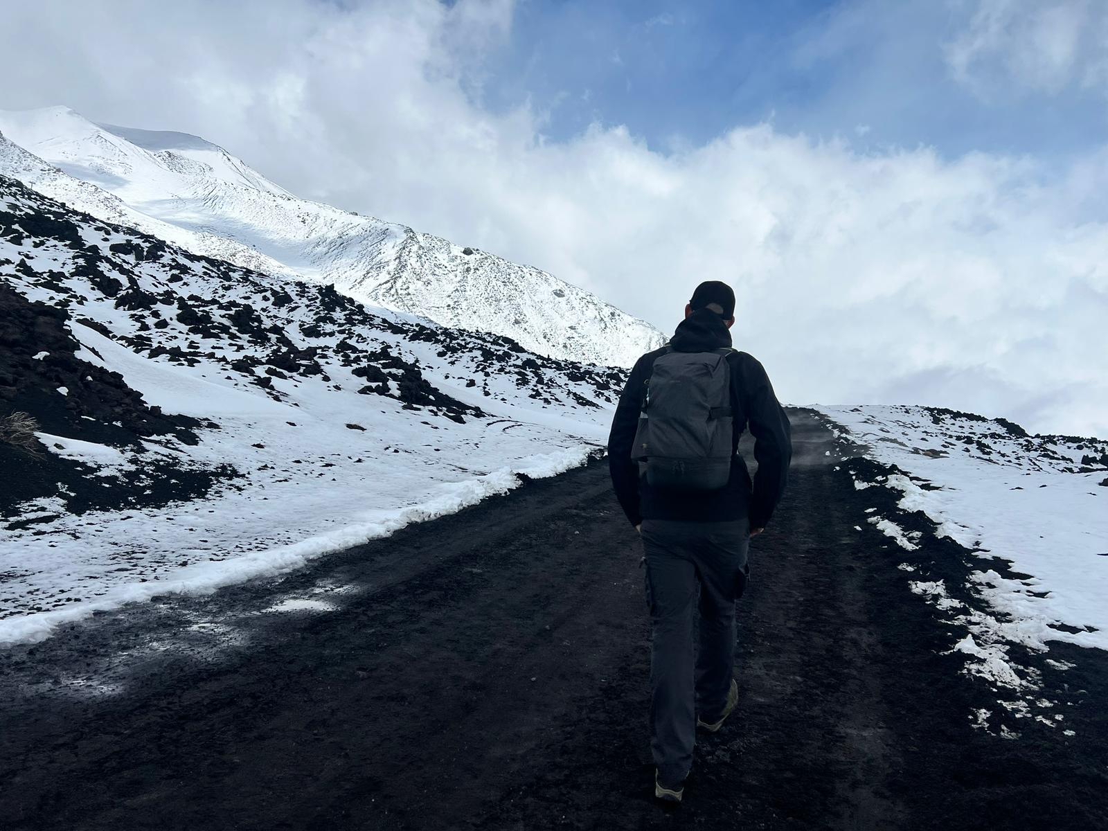Podejście pod ośnieżony szczyt